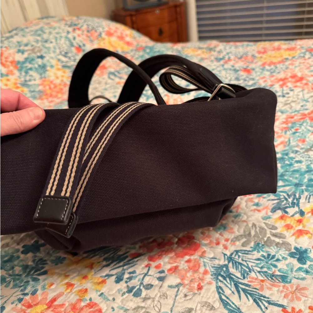 Authentic Coach Black Backpack with Gold Logo with authenticity attached - Picture 8 of 10